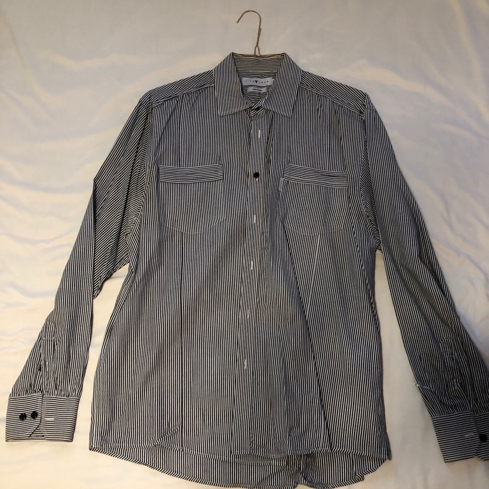 STRIPED LONG SLEEVE BUTTON DOWN SHIRT